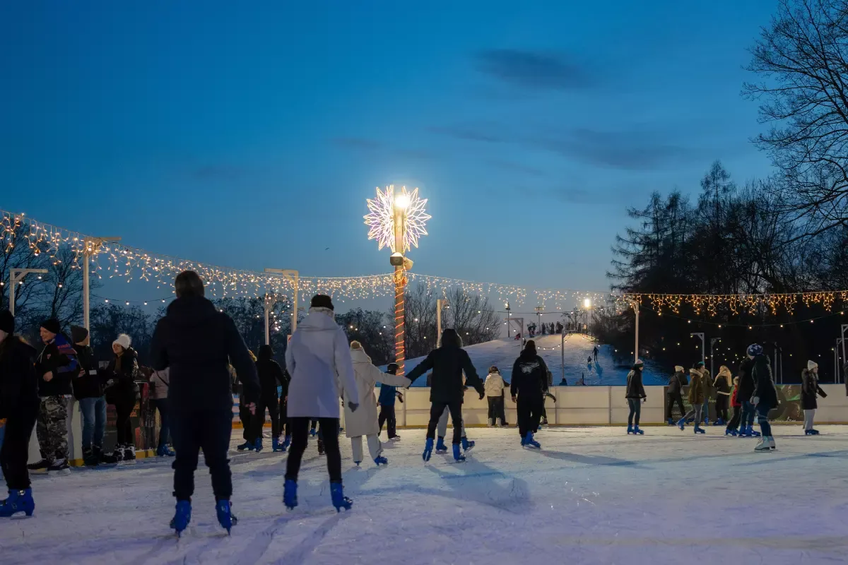 lodowisko-krakow-ice-park-galeria27.webp